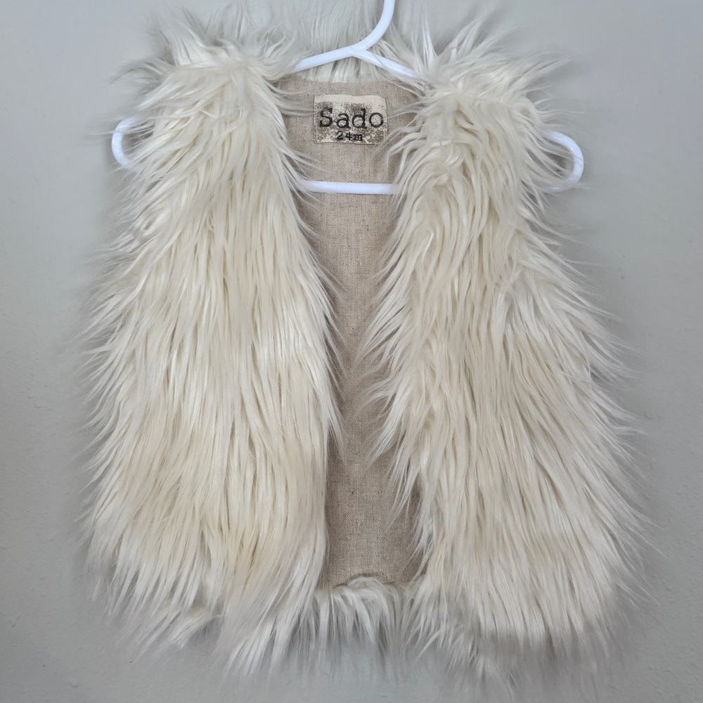 Sado fur vest